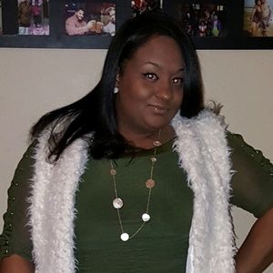 Meet your Posher, Yaika